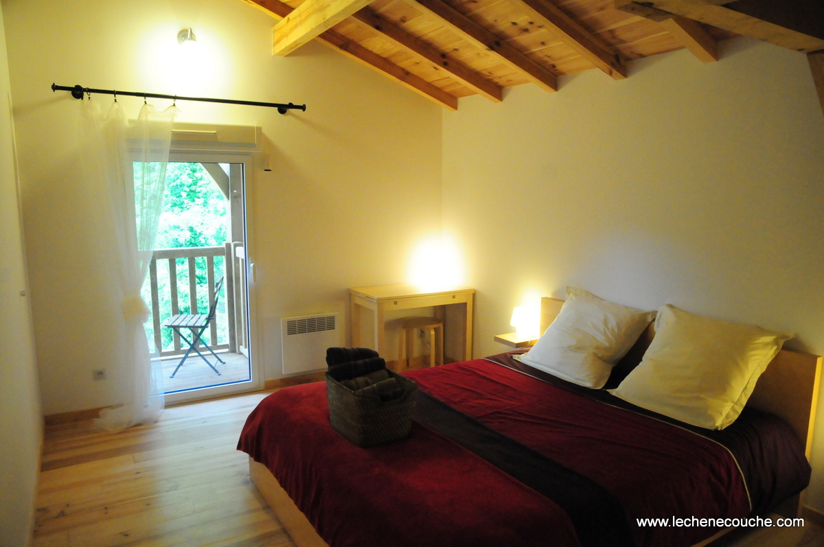Chambre avec lit 160 du Gîte du Chêne Couché